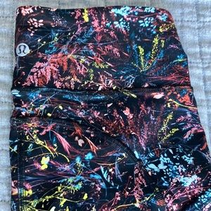 lululemon Invigorate High-Rise Tight 25” • size 4 • Foliage Overlay Multi
